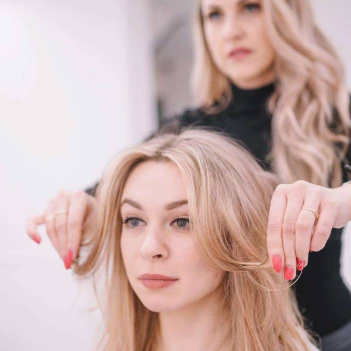 woman-setting-hair-girl-parlor woman-setting-hair-girl-parlor